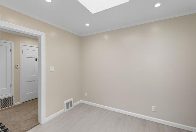 5924 Fulton Street, San Francisco CA: https://media.crmls.org/mediaz/b29cf471-45d0-46c5-a3d8-7864278b9834.jpg
