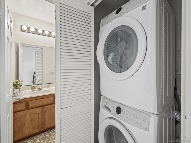 974 Sapphire Street, San Diego CA: https://media.crmls.org/mediaz/b29d0f1d-4716-46d3-955e-9b410a3f1efd.jpg