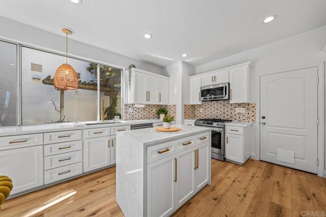 Detail Gallery Image 4 of 55 For 7161 Tanager Drive, Carlsbad,  CA 92011 - 3 Beds | 2/1 Baths