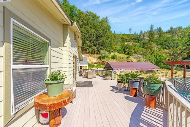 3698 Braden Road, Camino CA: https://media.crmls.org/mediaz/b29de169-e8eb-451c-8001-79968cb0e7b2.jpg