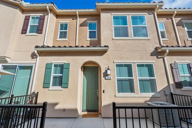 2018 Barite St, Spring Valley CA: https://media.crmls.org/mediaz/b29e44a7-deec-4b3d-9663-9c52cd502635.jpg