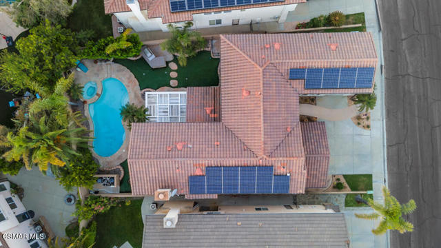 5937 Indian Terrace Drive, Simi Valley CA: https://media.crmls.org/mediaz/b29e5c16-0a45-469f-b3e3-4ea322be3289.jpg