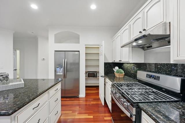 6751 Positano Lane, San Jose CA: https://media.crmls.org/mediaz/b29f2a0f-cc98-4e2a-80fc-c7dd26654a19.jpg