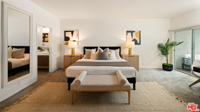 10627 Ashton Avenue, Los Angeles CA: https://media.crmls.org/mediaz/b29fb9d4-f403-40ae-a940-c17d98b49052.jpg