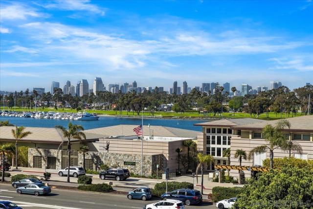 1820 Avenida Del Mundo, Coronado CA: https://media.crmls.org/mediaz/b29fcffa-5210-4433-8cd2-803b6cf52c10.jpg