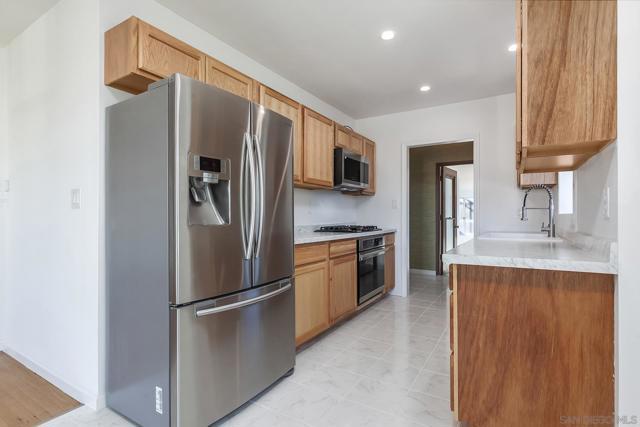 Image 22 of 75 For 4445 Coronado Avenue