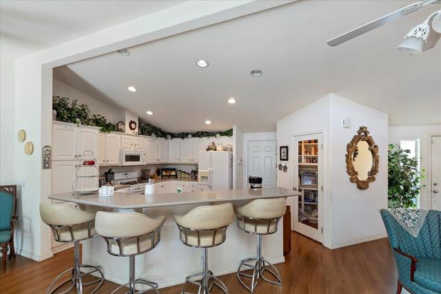 15300 Palm Drive, Desert Hot Springs CA: https://media.crmls.org/mediaz/b2a1940b-bab8-43f1-a008-ba13e9eca278.jpg