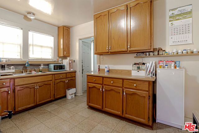 1322 S Bronson Avenue, Los Angeles CA: https://media.crmls.org/mediaz/b2a19cf0-0272-4993-9e98-a4719c835cdd.jpg