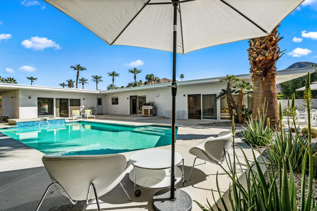 Image 32 of 60 For 76080 Fairway Drive