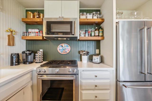 630 Terry Street, Monterey CA: https://media.crmls.org/mediaz/b2a25d1e-114b-493b-912d-4b85314f50e6.jpg