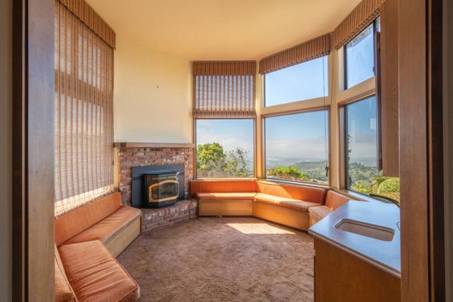 10955 Saddle Road, Monterey CA: https://media.crmls.org/mediaz/b2a2762a-57b9-43fc-9eb8-2201371ab76f.jpg