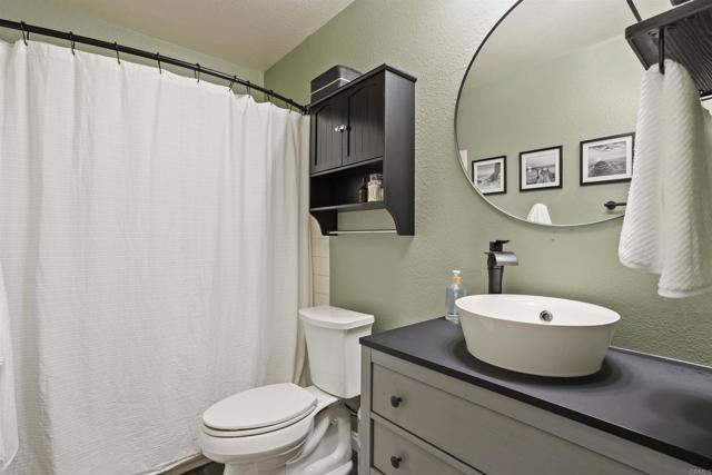 15576 Paseo Ajanta, San Diego CA: https://media.crmls.org/mediaz/b2a28b22-fc74-4ba6-9f07-5fafe062b22b.jpg