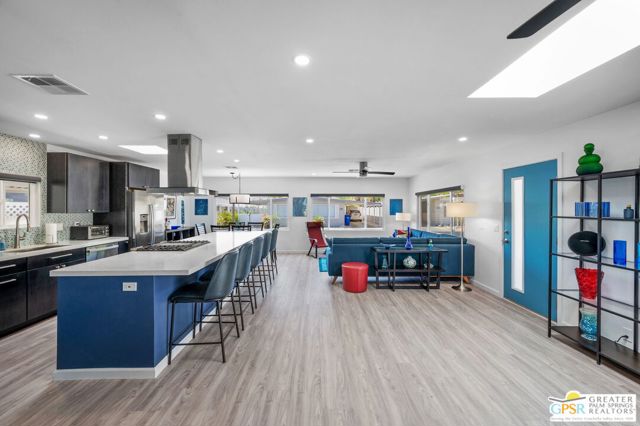 240 Los Pinos Drive, Palm Springs CA: https://media.crmls.org/mediaz/b2a2e416-e890-45c6-b970-e93d5e7ac567.jpg