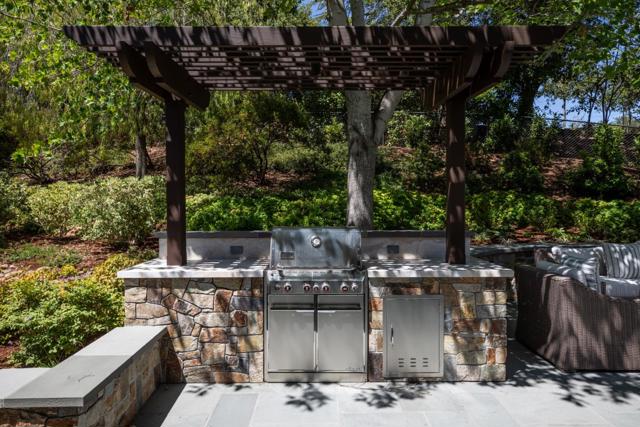 13801 Templeton Place, Los Altos CA: https://media.crmls.org/mediaz/b2a3adfc-141f-4834-bc90-76b7f4d9fdaf.jpg