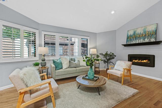 480 N Winchester Blvd, Santa Clara CA: https://media.crmls.org/mediaz/b2a454a1-0508-4536-8cab-38291ac586f8.jpg