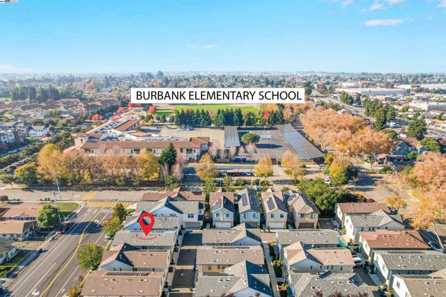 328 C St, Hayward CA: https://media.crmls.org/mediaz/b2a47189-a48c-4a98-aa4a-7988e1677873.jpg