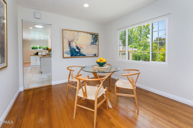 2767 Brookhill Street, La Crescenta CA: https://media.crmls.org/mediaz/b2a4ea3f-18aa-4961-a9e4-858d54d9de18.jpg