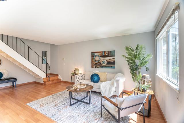 325 San Miguel Ct, Milpitas CA: https://media.crmls.org/mediaz/b2a5b31c-46d7-40c4-b0dd-6a59190a0242.jpg