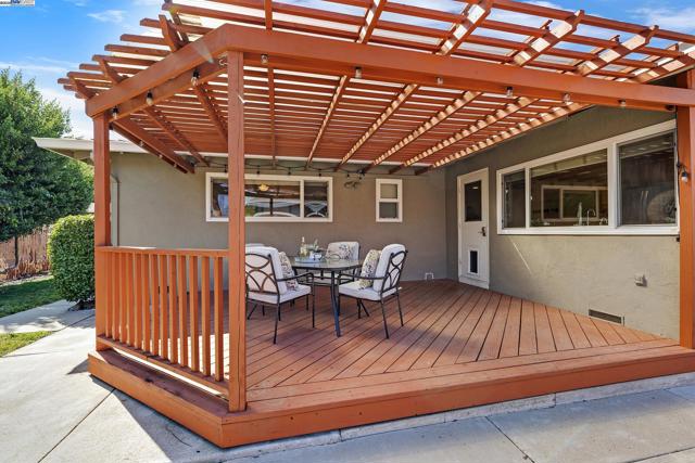 5135 Charlotte Way, Livermore CA: https://media.crmls.org/mediaz/b2a6086f-358f-4c3e-9904-cb6b654b198d.jpg