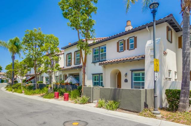 Detail Gallery Image 3 of 57 For 2174 Desert Hare Ct #105,  Chula Vista,  CA 91915 - 3 Beds | 2/1 Baths
