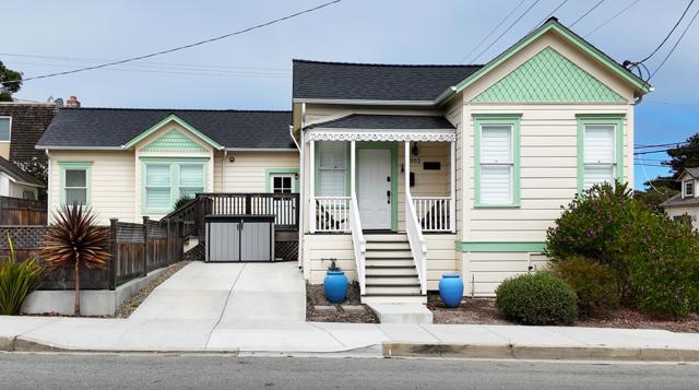 302 Park Street, Pacific Grove CA: https://media.crmls.org/mediaz/b2a6d13e-5af4-495d-9ee7-2227a9646f50.jpg