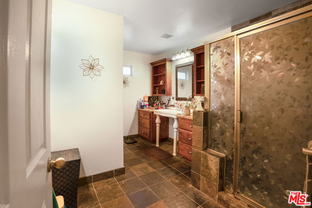 4141 Eileen Street, Simi Valley CA: https://media.crmls.org/mediaz/b2a6d389-4280-4f2d-aa1b-2196cf7bd6f7.jpg