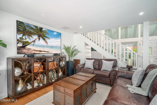 1841 Fallview Road, Westlake Village CA: https://media.crmls.org/mediaz/b2a71f0a-d19f-4133-b948-187c1058eac8.jpg