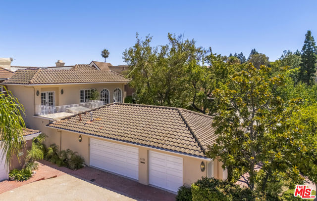 Drew Fenton | 2222 Canyonback Road Los Angeles CA | MLS: 7400788