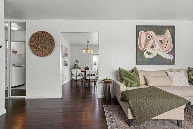 11394 Pegasus Ave, San Diego CA: https://media.crmls.org/mediaz/b2a728ce-9586-456c-beab-2627b6fbd7be.jpg