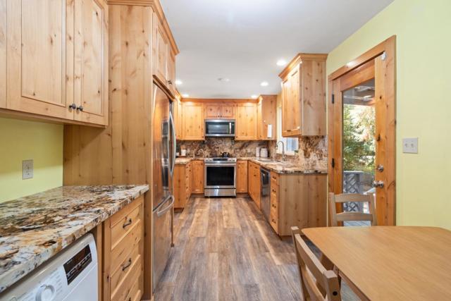 15765 Kings Creek Road, Boulder Creek CA: https://media.crmls.org/mediaz/b2a73cdd-a7cb-43b8-9f6e-67c64ebd7402.jpg