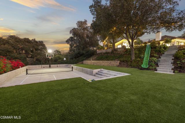 911 Vivian Circle, Newbury Park CA: https://media.crmls.org/mediaz/b2a78832-27d1-4cfd-8532-4ebaeb69d9af.jpg