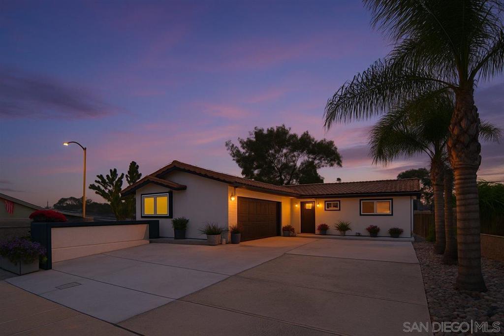 3755 Holiday Ct