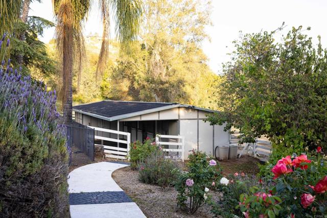 15017 Skyridge Road, Poway CA: https://media.crmls.org/mediaz/b2a82dd4-0301-48e4-80e2-ceb4066e9b63.jpg