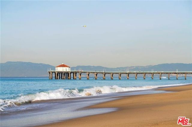 1202 Tennyson Street, Manhattan Beach CA: https://media.crmls.org/mediaz/b2a833aa-1fb8-40ff-b18b-d6540f74ac24.jpg