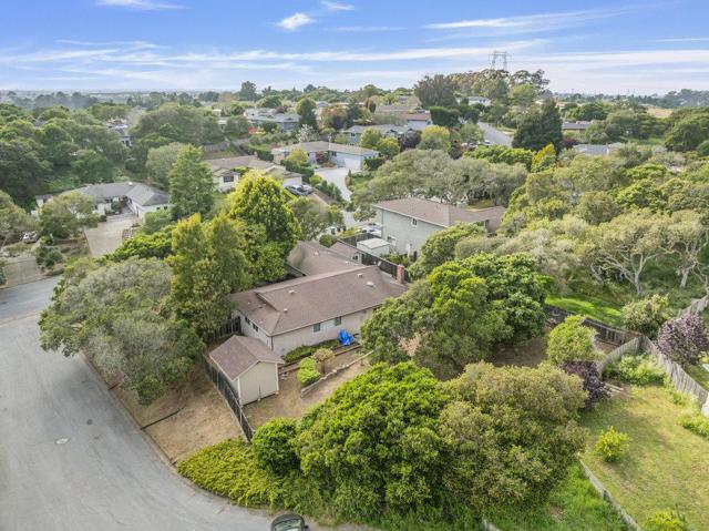 9355 Canyon Oak Road, Salinas CA: https://media.crmls.org/mediaz/b2a83c2c-ba70-48ce-9af3-ffa8585fe47f.jpg