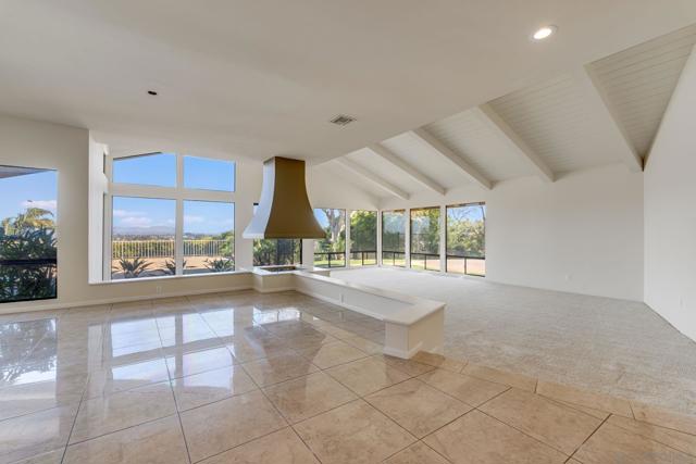3013 Woodford Dr, La Jolla CA: https://media.crmls.org/mediaz/b2a8cd49-06dd-48f1-a7ef-4dfb7e0f55d9.jpg
