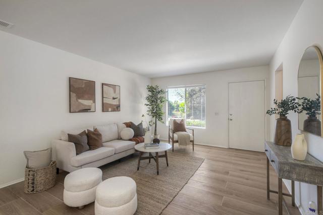 Detail Gallery Image 4 of 31 For 4564 Quailridge Dr, Oceanside,  CA 92056 - 2 Beds | 1 Baths