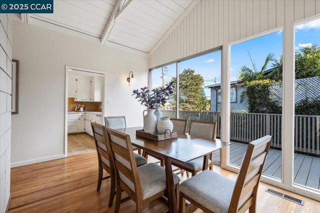 3503 Highland Ave, Redwood City CA: https://media.crmls.org/mediaz/b2a93a23-ffa3-4fdb-b1df-0e81cba08794.jpg