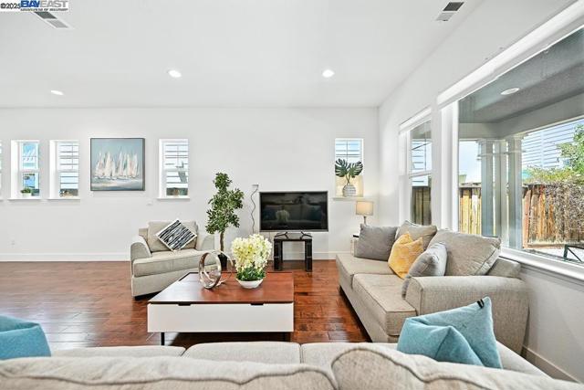 2100 Carbondale, Dublin CA: https://media.crmls.org/mediaz/b2a951fb-fc4b-4295-a194-63d35406a0e8.jpg