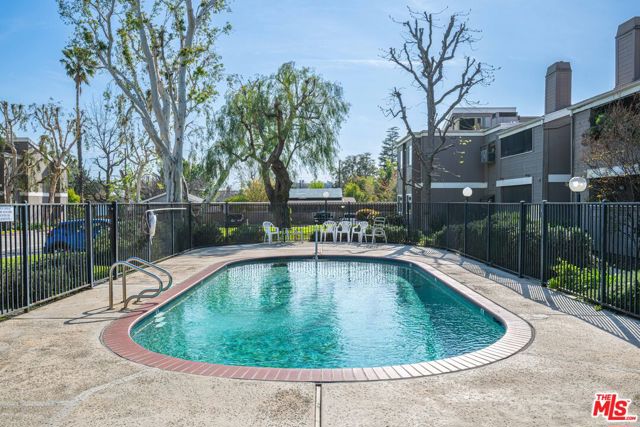 12573 Bradley Avenue, 14 photo 10