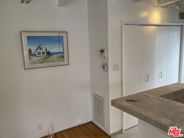 516 N San Vicente Boulevard, West Hollywood CA: https://media.crmls.org/mediaz/b2ac6d0f-632c-48ea-a6e8-d906d8cadd3c.jpg