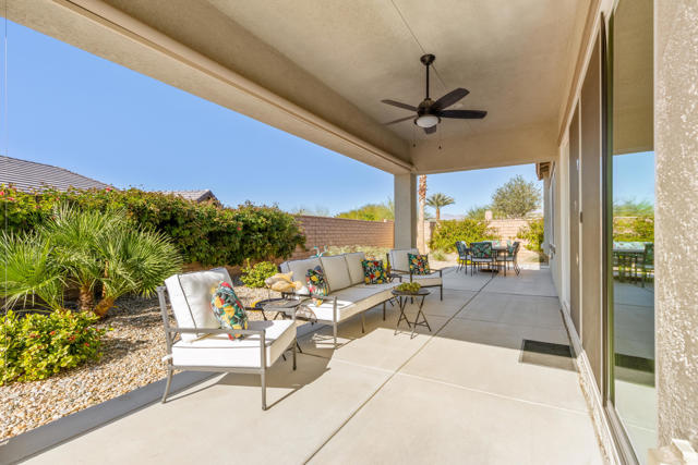 Image 41 of 86 For 43595 Vacanza Court