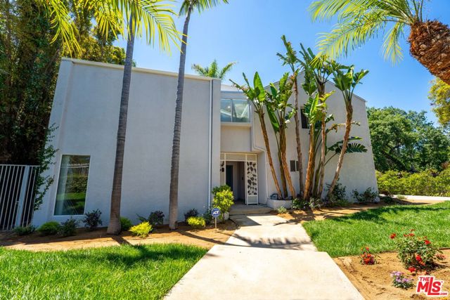 23246 Canzonet Street, Woodland Hills CA: https://media.crmls.org/mediaz/b2ad162a-5dbb-4b71-a5d9-ac43293e8951.jpg