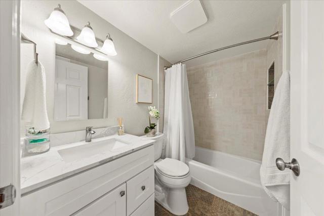 25400 Radonich Road, Los Gatos CA: https://media.crmls.org/mediaz/b2ad6693-0199-4fa3-ab36-cd25dc795596.jpg