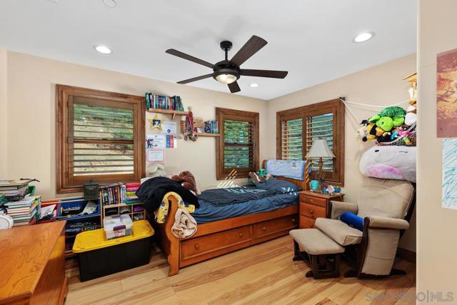 18585 Deer Valley Estates, Poway CA: https://media.crmls.org/mediaz/b2afa0be-c513-4ebb-baab-9f47305ca626.jpg