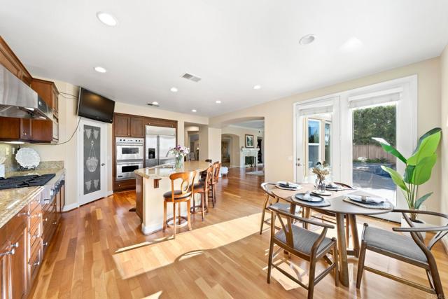 Detail Gallery Image 18 of 52 For 5273 Greenwillow Ln, San Diego,  CA 92130 - 5 Beds | 5/1 Baths