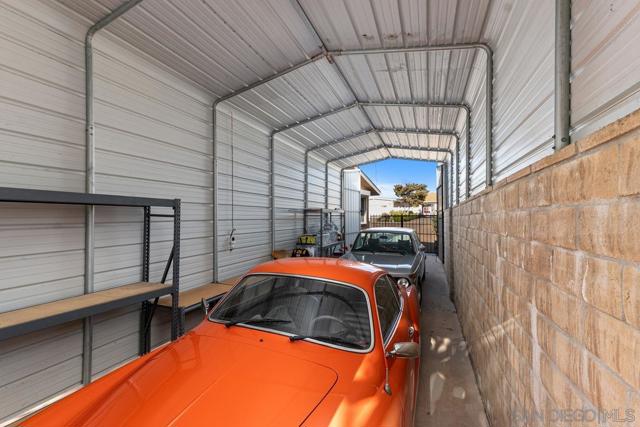 4010 Paducah Dr, San Diego CA: https://media.crmls.org/mediaz/b2afe3ab-9f69-4016-846b-c93e9628fe5d.jpg