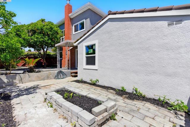 19157 Parsons Ave, Castro Valley CA: https://media.crmls.org/mediaz/b2afe710-db0c-4f75-8e66-abc3f1a742a7.jpg