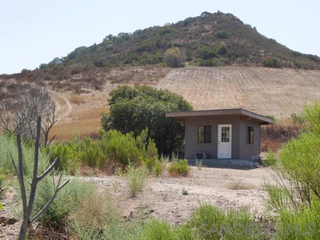 8209 Mesa, Santee CA: https://media.crmls.org/mediaz/b2b007ea-dc88-42e8-8904-63f506138f6c.jpg