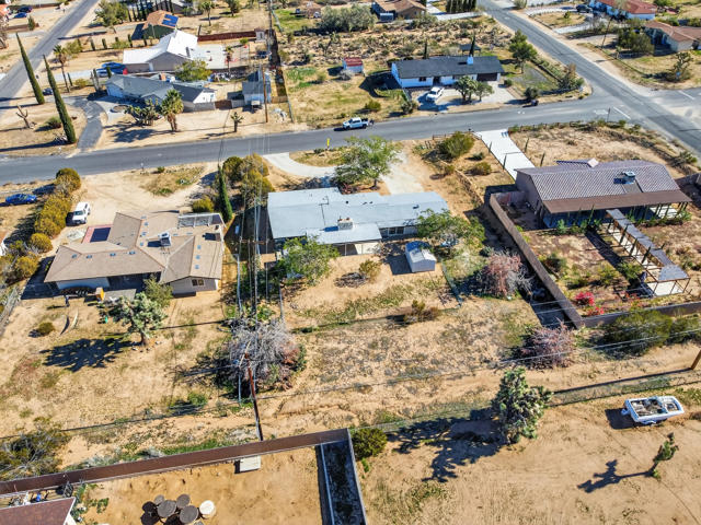 7504 Balsa Avenue, Yucca Valley CA: https://media.crmls.org/mediaz/b2b09a30-1681-43c4-9be8-fba80b9b874c.jpg